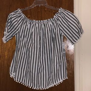 Forever 21 Tops - Woven Top/off shoulders black and white Forever 21 Tops - Woven Top/off shoulders black and white